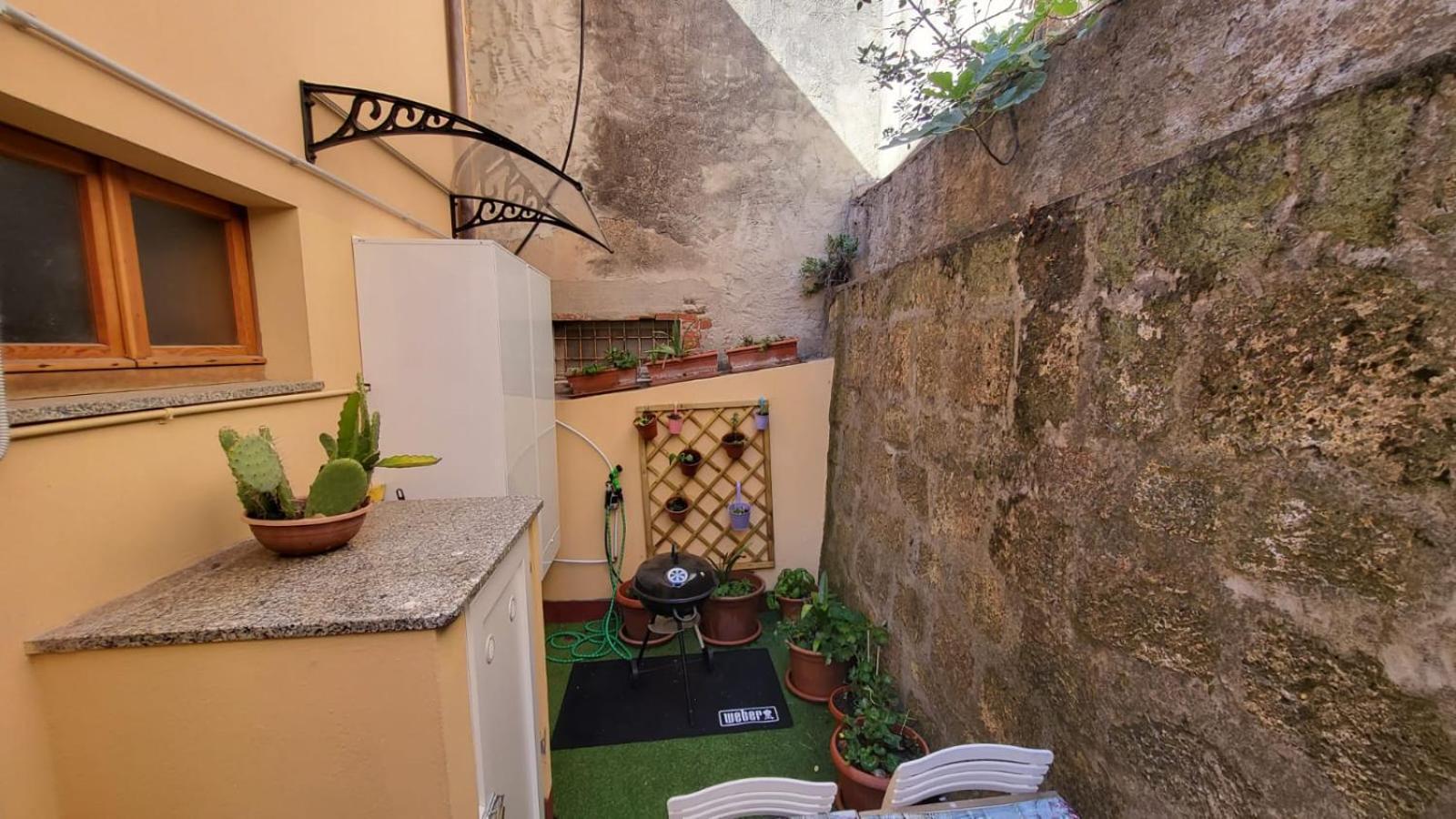 Itiseasy Cuglieri 1 E 2 Private Apartments מראה חיצוני תמונה