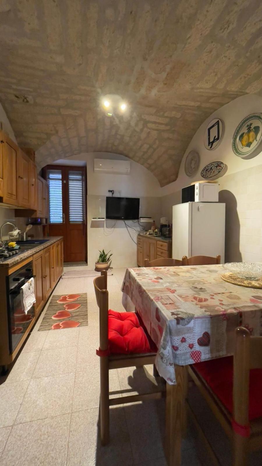 Itiseasy Cuglieri 1 E 2 Private Apartments מראה חיצוני תמונה
