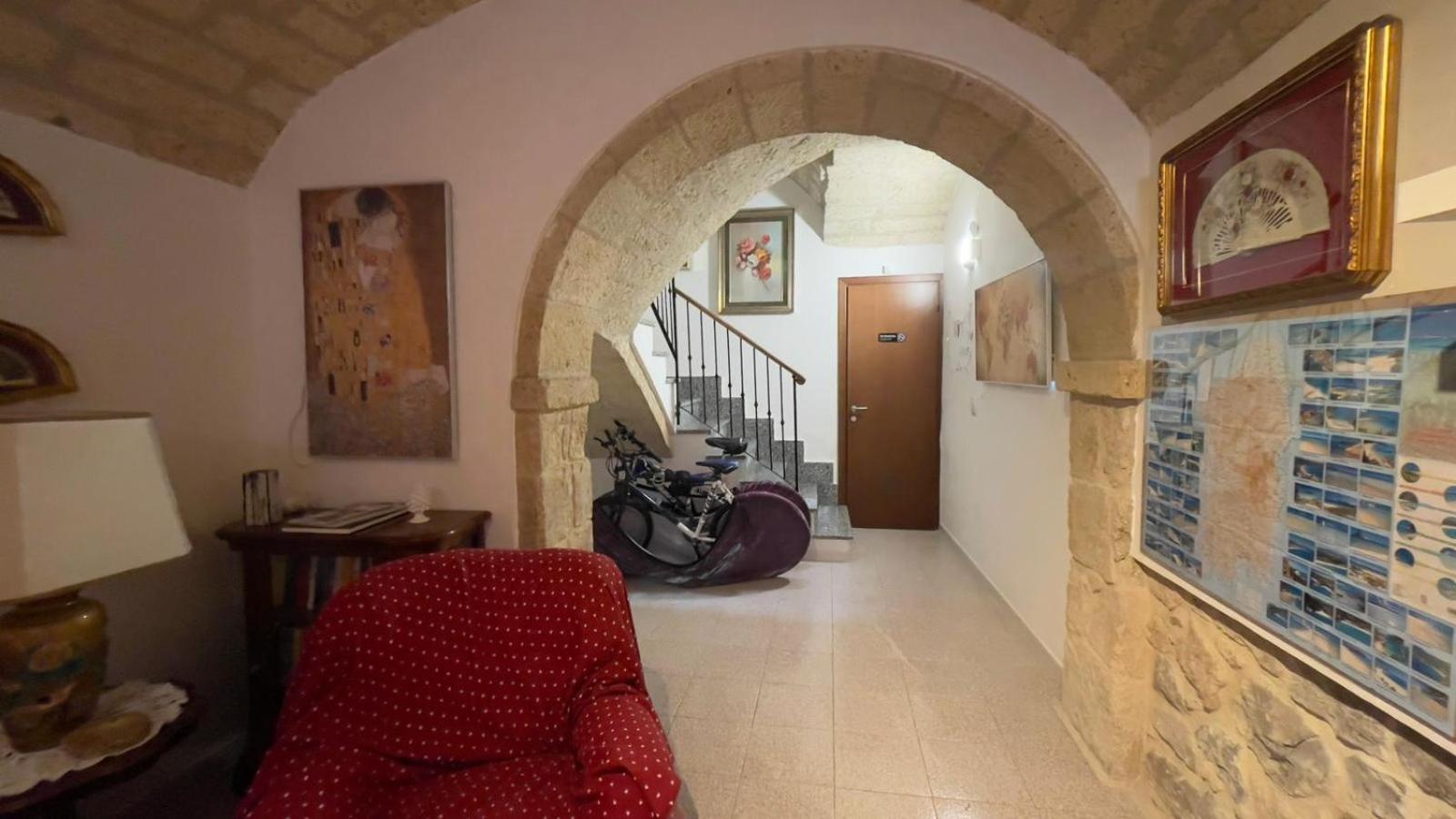 Itiseasy Cuglieri 1 E 2 Private Apartments מראה חיצוני תמונה