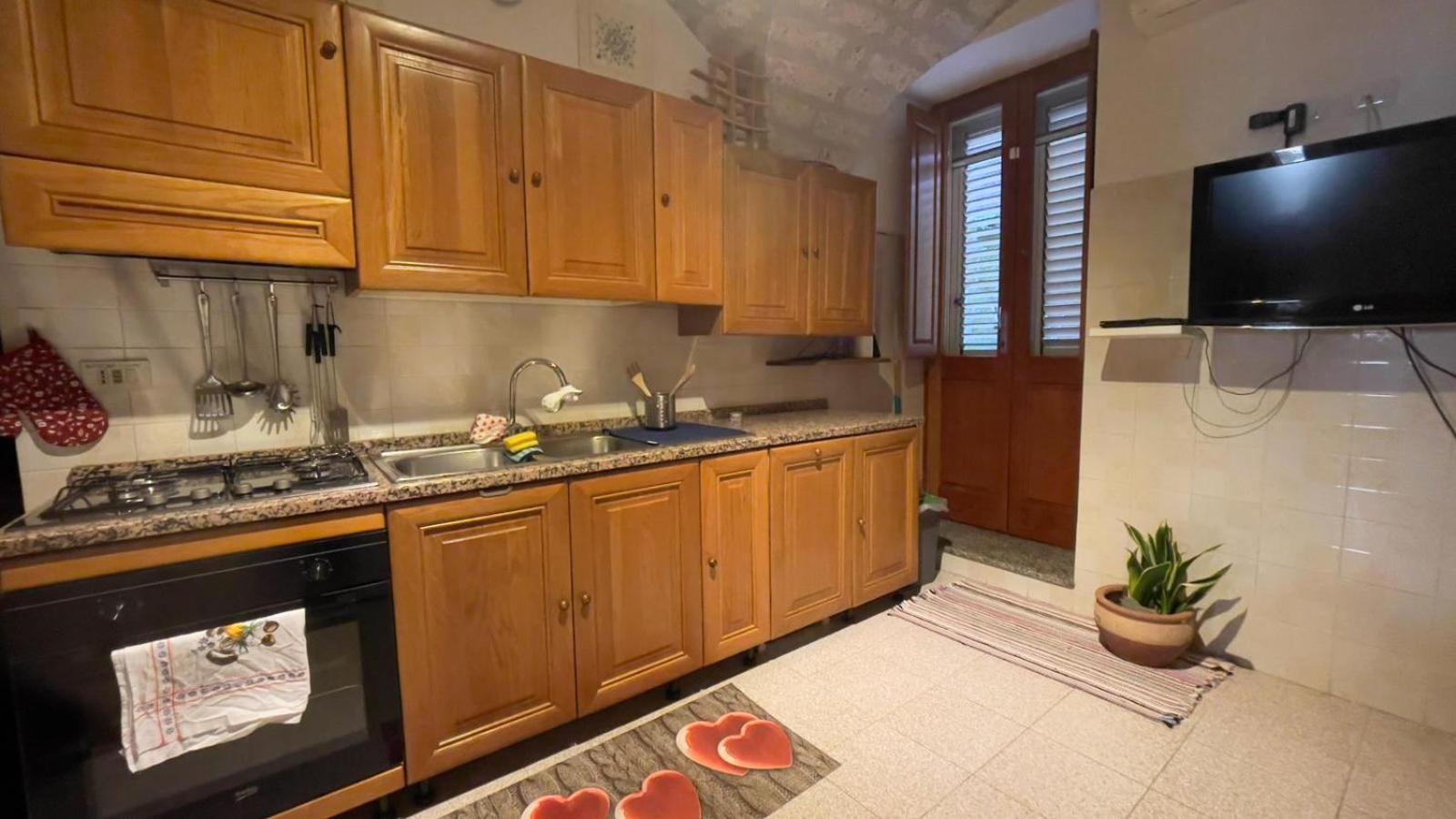 Itiseasy Cuglieri 1 E 2 Private Apartments מראה חיצוני תמונה