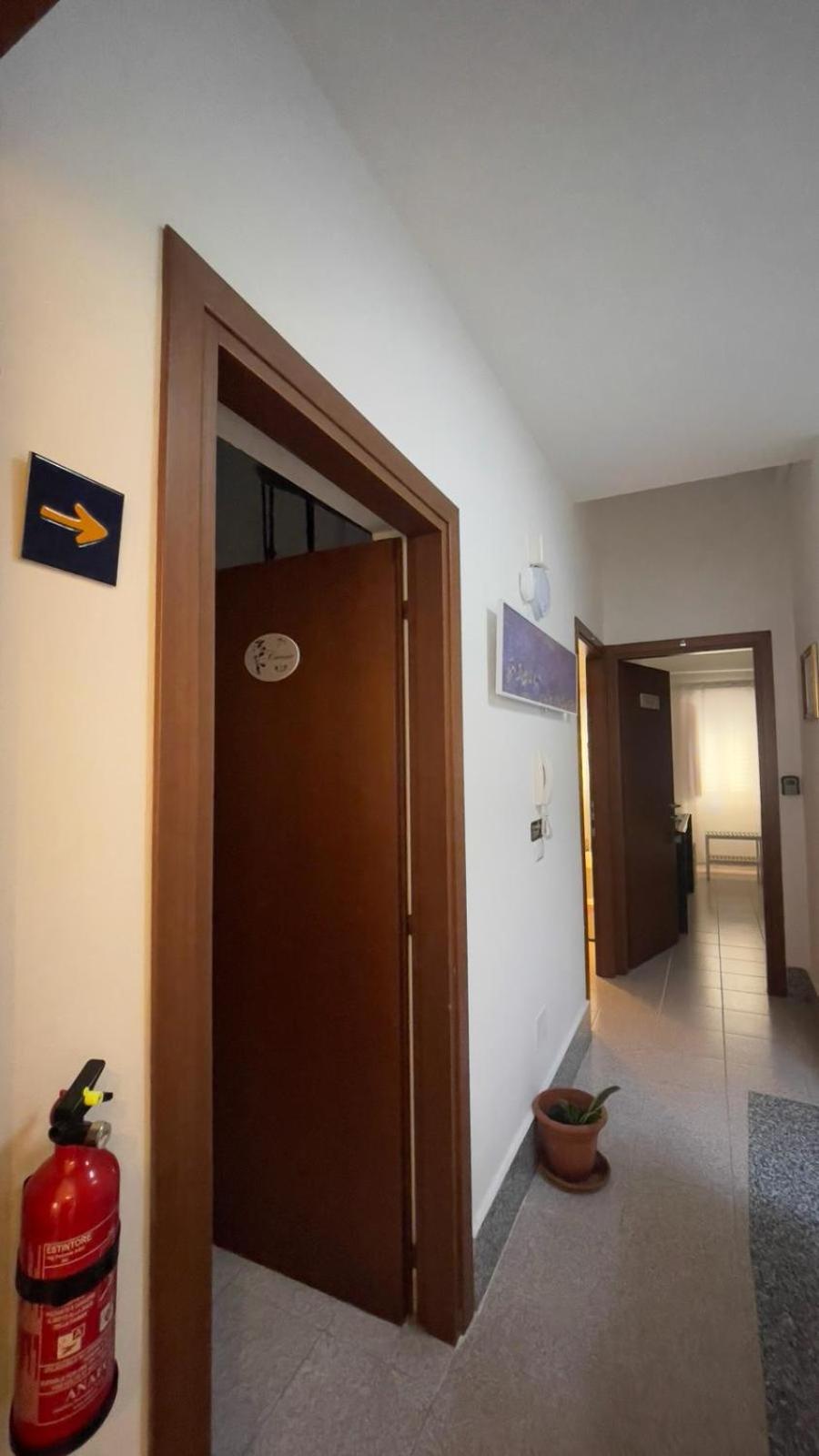 Itiseasy Cuglieri 1 E 2 Private Apartments מראה חיצוני תמונה